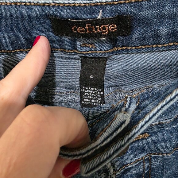 Refuge High-Rise Button Fly Jean Shorts – Size 4, Blue Denim - Picture 3 of 11